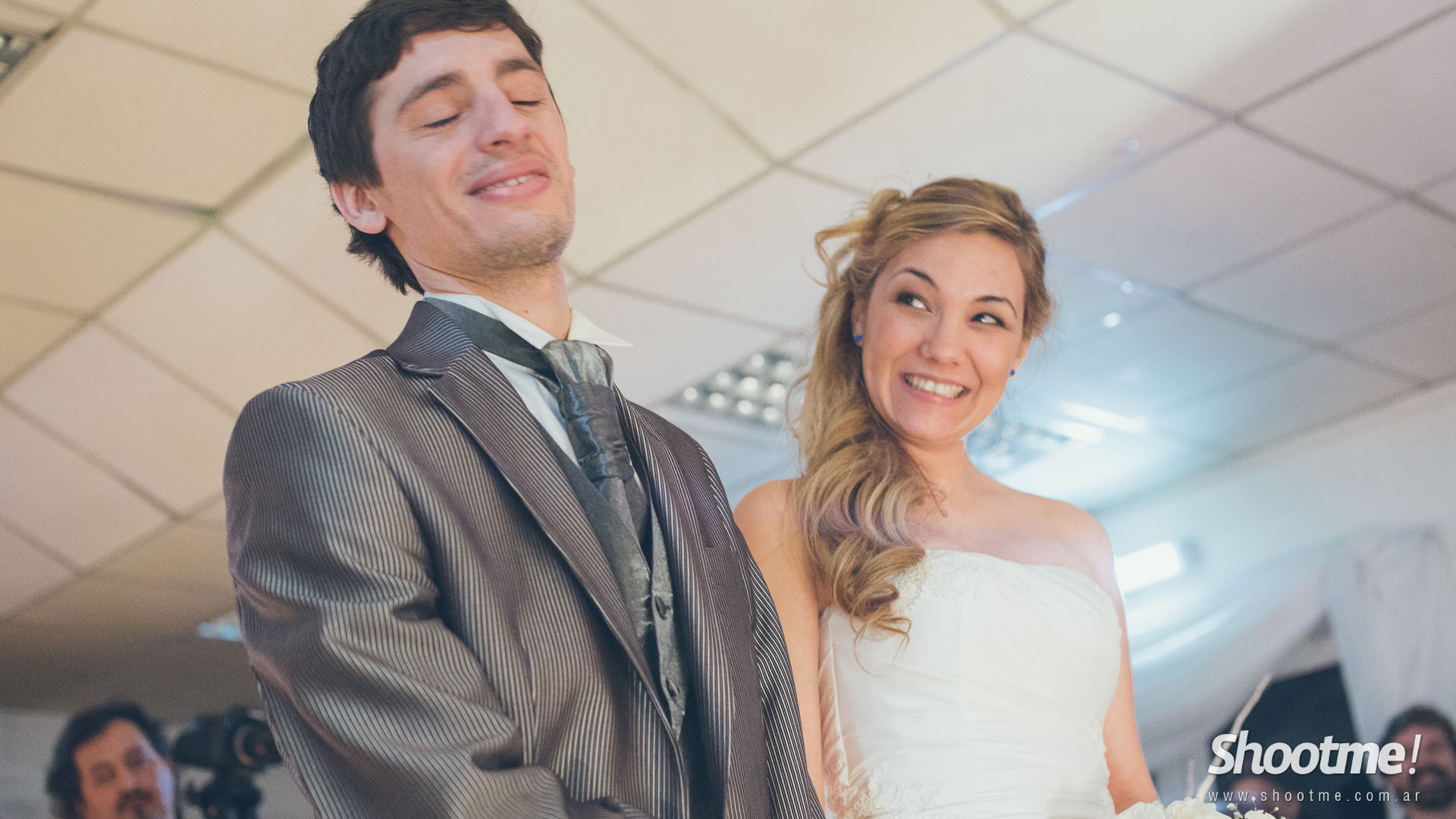 Ale y Day - ShootMe!