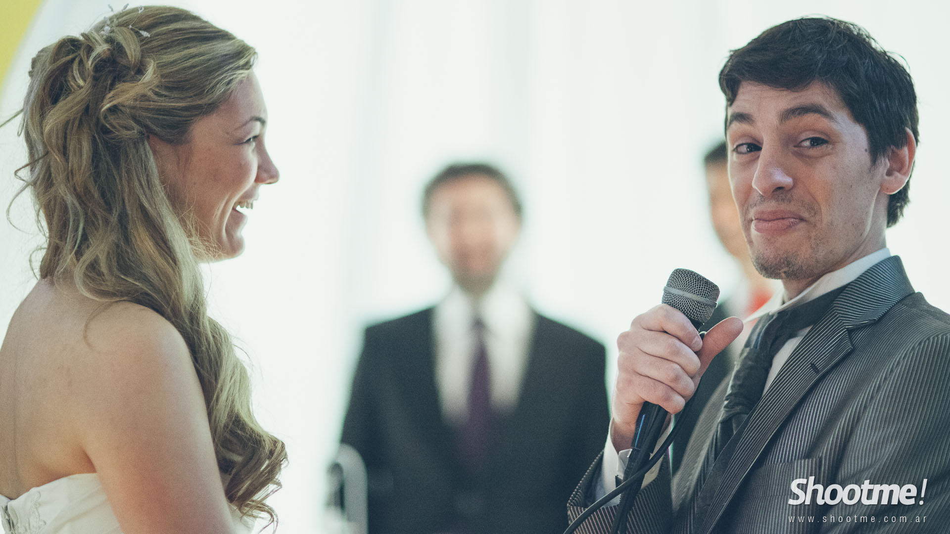 Ale y Day - ShootMe!