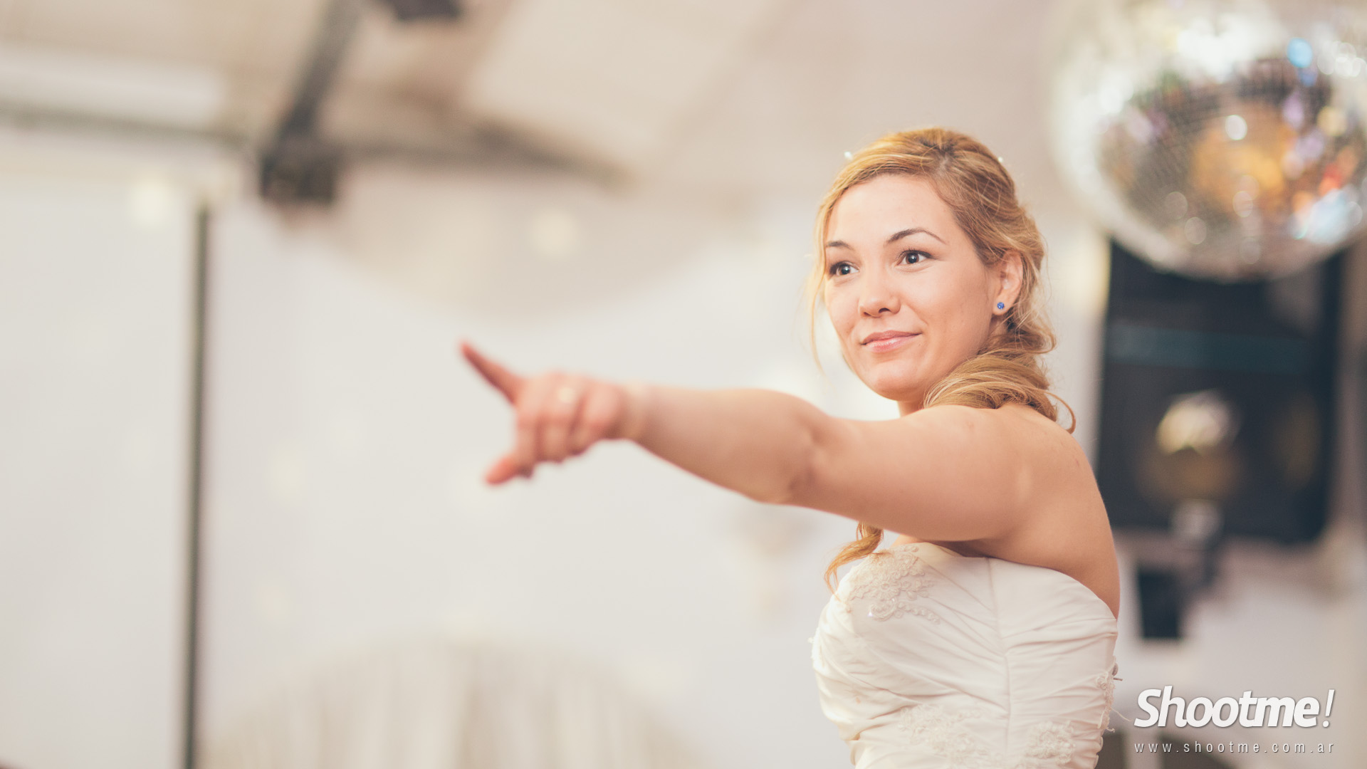 Ale y Day - ShootMe!