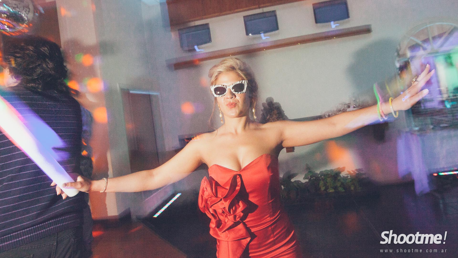 Ale y Day - ShootMe!