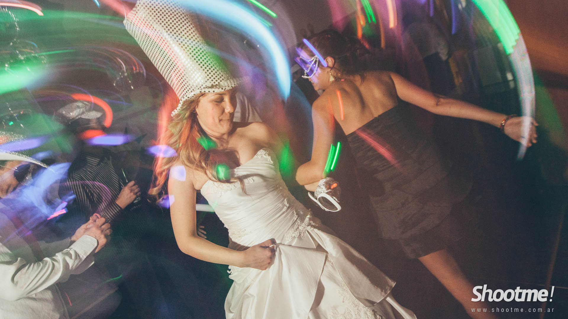 Ale y Day - ShootMe!