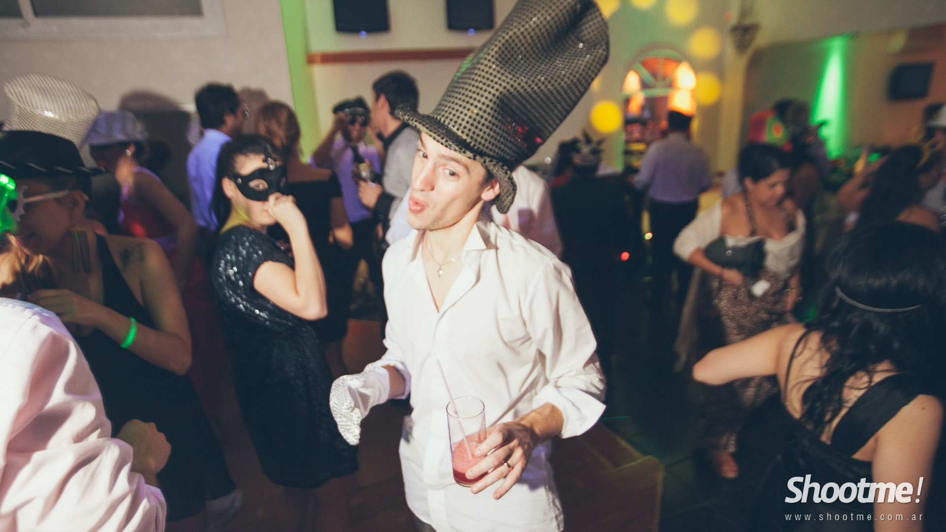 Ale y Day - ShootMe!