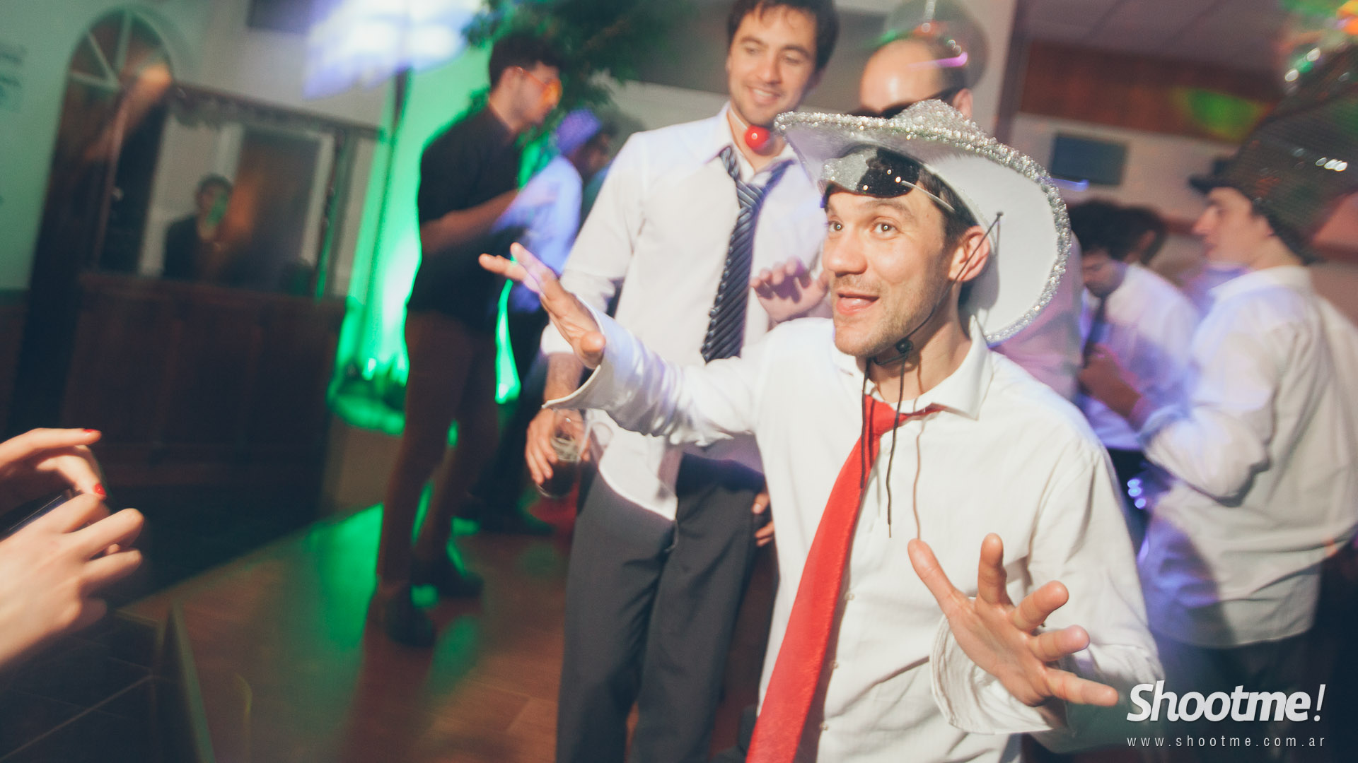 Ale y Day - ShootMe!